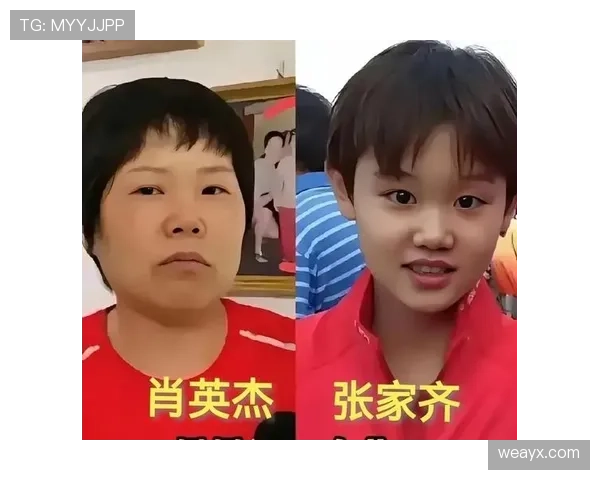 刚刷到张家齐下车背着小书包，脚上的鞋比我房租还贵